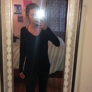 medium black long sleeve top